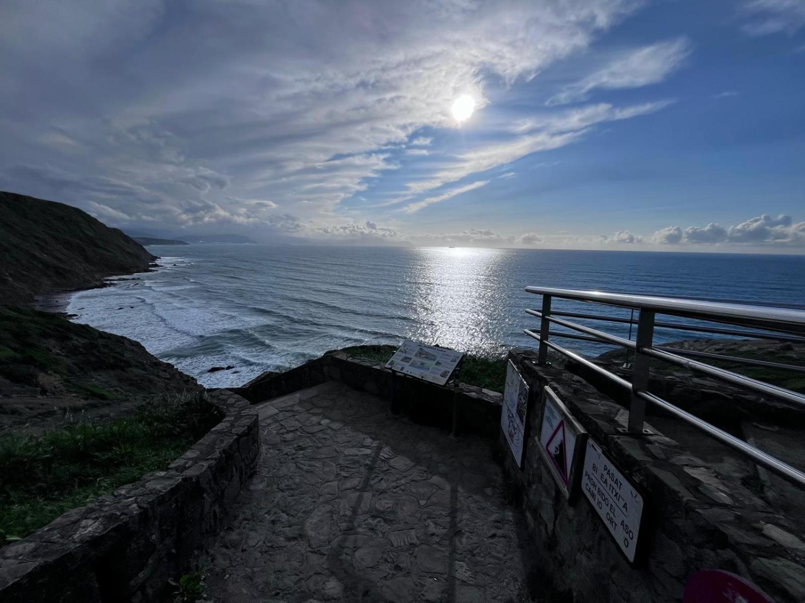 Tu Refugio Junto Al Mar Te Espera Disfruta Final Europa League Apartment Barrika Exterior foto