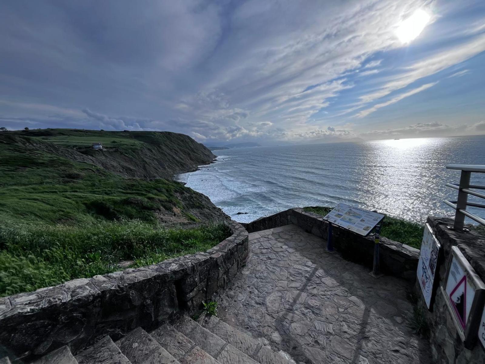 Tu Refugio Junto Al Mar Te Espera Disfruta Final Europa League Apartment Barrika Exterior foto